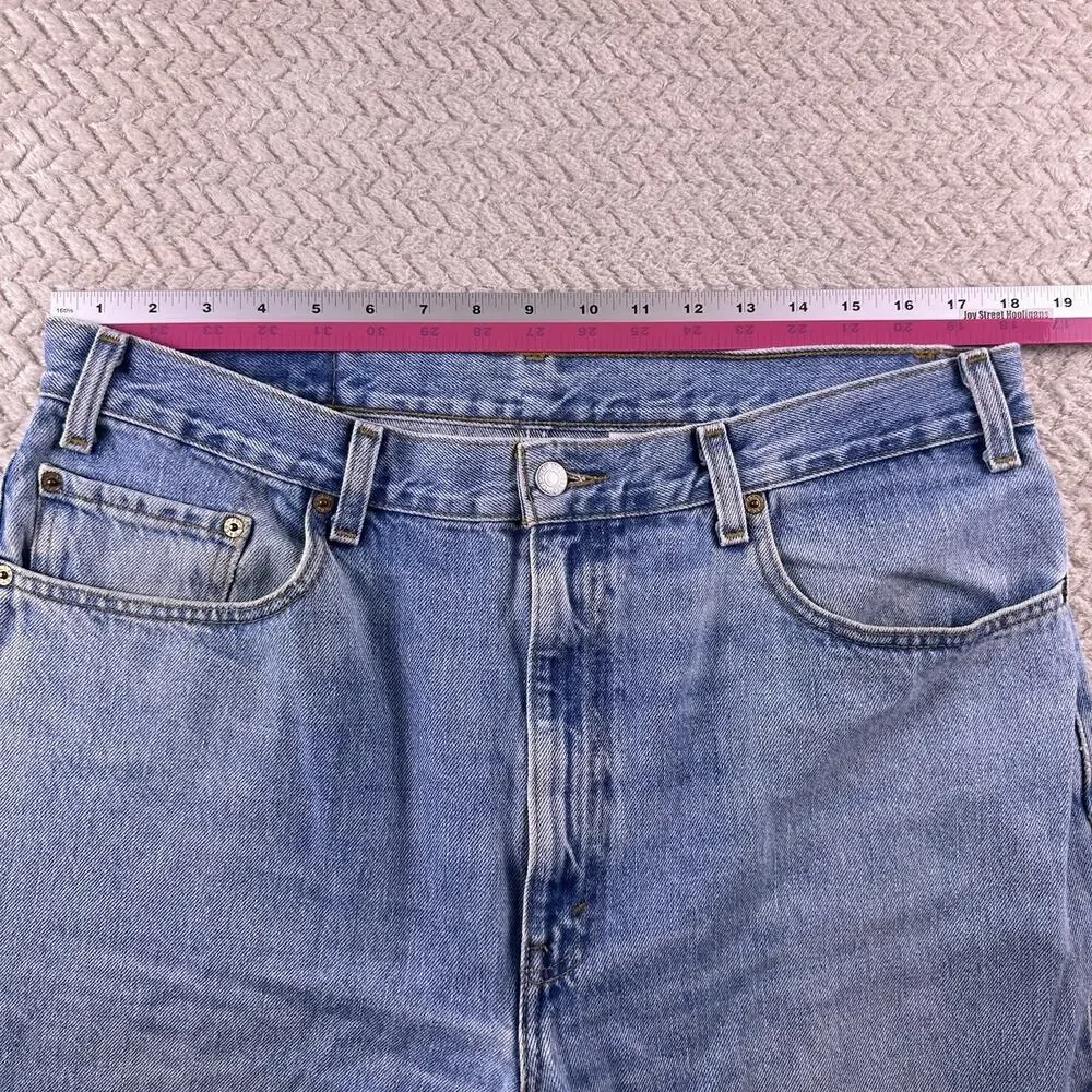 Vintage Levis 505 Regular Fit Straight Leg‎ Denim Jeans Mens Size 38x30 Light